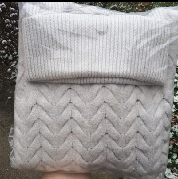 WILFRED Aritzia Woven 100% Wool Turtleneck Sweater - Picture 4 of 7